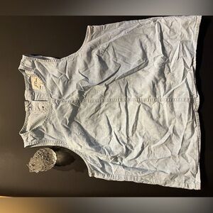 Small Jcrew 100% linen top button back chambray